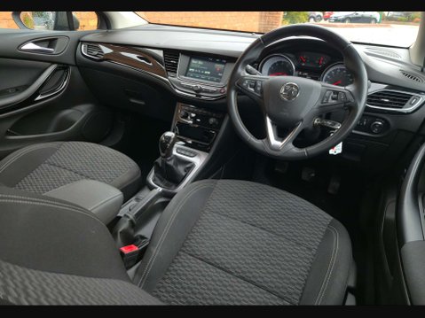 Vauxhall Astra 1.4 Astra SRi T 5dr 23