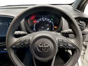 Toyota Aygo X 1.0 VVT-i Edge Hatchback 5dr Petrol Manual Euro 6 (s/s) (72 ps) DAB Radio - 13