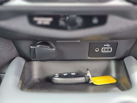 Nissan Juke 1.0 DIG-T N-Connecta SUV 5dr Petrol DCT Auto Euro 6 (s/s) (114 ps) 25
