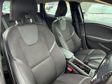 Volvo V40 2.0 T2 Momentum Edition Euro 6 (s/s) 5dr 26