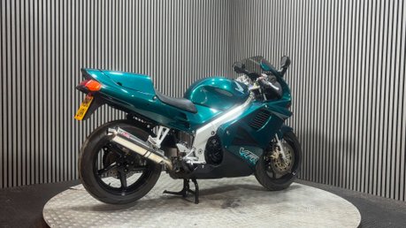 Honda VFR 1997 ONLY 15K GREAT LOOKING LIGHT PROJECT BIKE CLASSIC TOURER 750CC 2