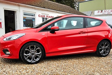 Ford Fiesta ST-LINE LOOK! 1 OWNER! 6 SERVICES.. APPLE CARPLAY.. STUNNING EXAMPLE 8