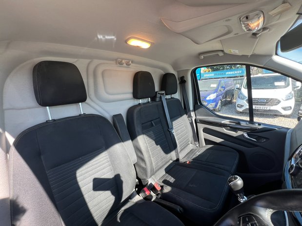 Ford Transit Custom SWB L1H1 Low Roof Limited 280 Air Con Alloys Sensors EURO 6 NO VAT 26