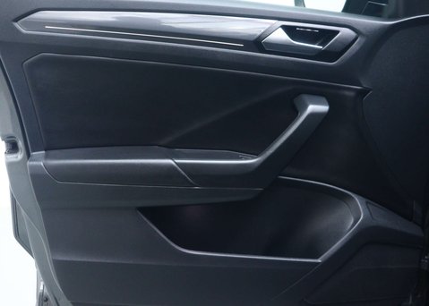 Volkswagen T-Roc 1.5 T-Roc R-Line TSi Evo Semi-Auto 5dr 48