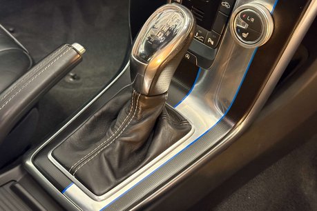 Volvo V40 2.0 T5 R-Design Pro Hatchback 5dr Petrol Auto Euro 6 (s/s) (245 ps) 43