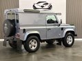 Land Rover Defender 2.4 TDCi Hard Top SUV 4WD SWB Euro 4 3dr 4