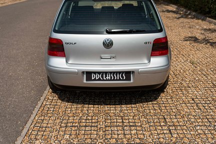 Volkswagen Golf GTI 16