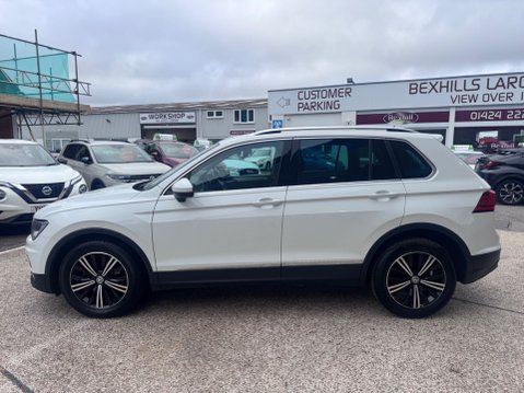 Volkswagen Tiguan SE NAV TSI 5