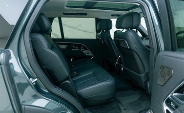Land Rover Range Rover D350 Autobiography LWB 7 Seater 12
