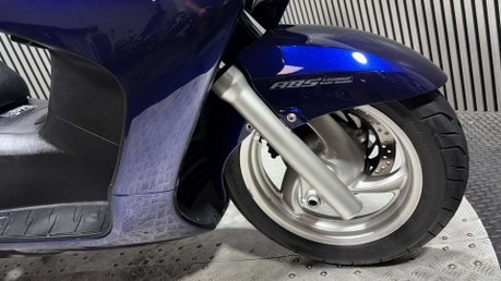 Honda FJS 2014 ONLY 9K 1 OWNER LONG MOT MAXI SCOOTER 600CC TWIN A2 20