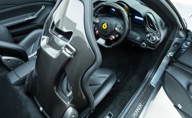 Ferrari 488 Spider 17
