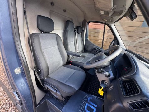 Nissan Interstar 2.3 Interstar Tekna dCi 19