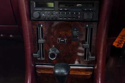 Mercedes-Benz SL Series 380 SL 18