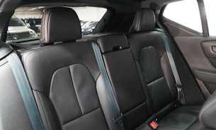 Volvo XC40 P8 R-DESIGN AWD One Owner Full Volvo Service History Leather Interior 18