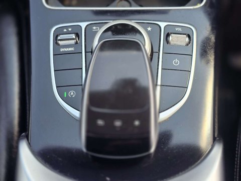 2016 Mercedes-Benz C-Class thumbnail 20