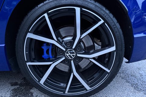 Volkswagen Golf R TSI 4MOTION DSG -AKRAPOVIC -PERFORMANCE PACK -CARBON LEATHER -HEATED S/W 54
