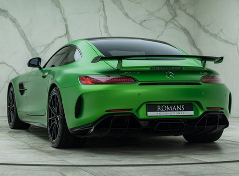 Mercedes-Benz AMG GT R 10