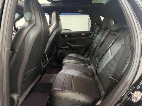 Porsche Cayenne 2.9T V6 S SUV 5dr Petrol TiptronicS 4WD Euro 6 (s/s) (440 ps) 44