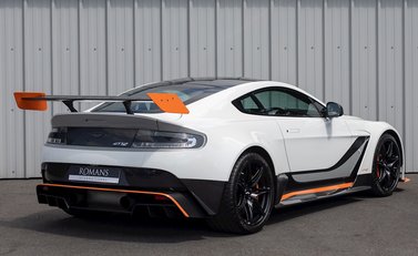 Aston Martin Vantage GT12 7