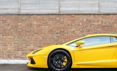 Lamborghini Aventador LP700-4 23