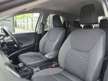 Toyota Yaris 1.5 VVT-h Design Hatchback 5dr Petrol Hybrid E-CVT Euro 6 (s/s) (116 ps) 36