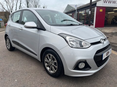 Hyundai i10 1.2 PREMIUM 4