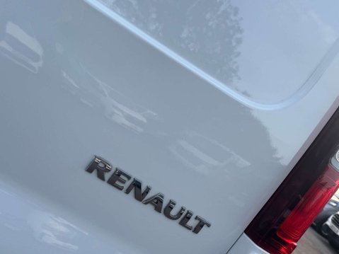 Renault Trafic 2.0 dCi ENERGY 28 Business+ Panel Van 5dr Diesel Manual SWB Standard Roof E 16