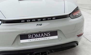 Porsche 718 Boxster Style Edition 24