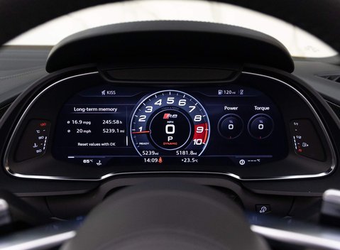 Audi R8 V10 Spyder 12