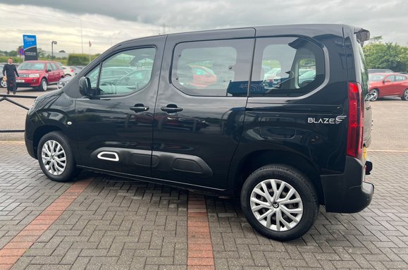 Citroen Berlingo BLUEHDI FEEL M WHEELCHAIR RAMP 13