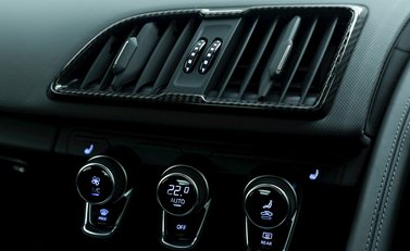 Audi R8 V10 Performance Carbon Black 14