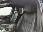 Land Rover Discovery Sport 1.5 Discovery Sport R-Dynamic SE P300e Auto 4WD 5dr 59