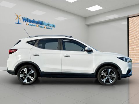 MG ZS 44.5kWh Exclusive Auto 5dr 4