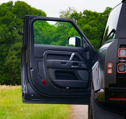 Land Rover Defender V8 Carpathian Edition 1