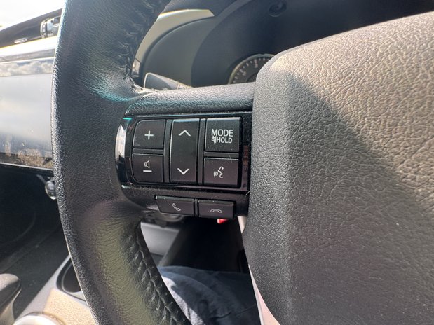 Toyota Hilux Invincible | Auto | 2.4 LT | Double Cab | Camera | Sensors | EURO 6 18