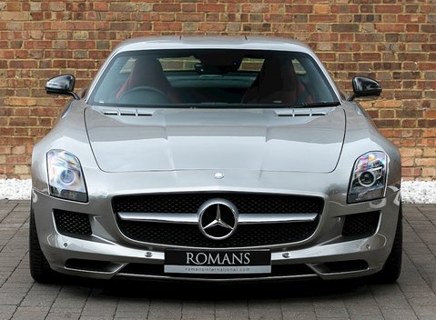 Mercedes-Benz SLS AMG 4