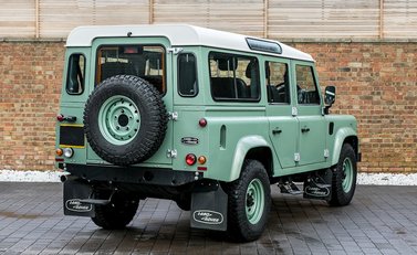 Land Rover Defender 110 Heritage 7