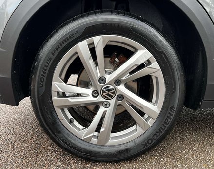 Volkswagen T-Roc 1.5 T-Roc R-Line TSI Semi-Auto 5dr 14