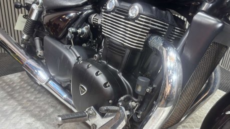 Triumph Thunderbird STORM 2011 35K 3 OWNERS BIG CC TWIN CRUISER SISSY BAR 48