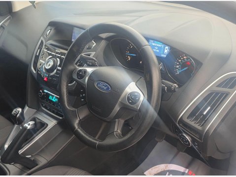 Ford Focus 1.6 TDCi Titanium Navigator Estate 5dr Diesel Manual Euro 5 (s/s) (115 ps) 14