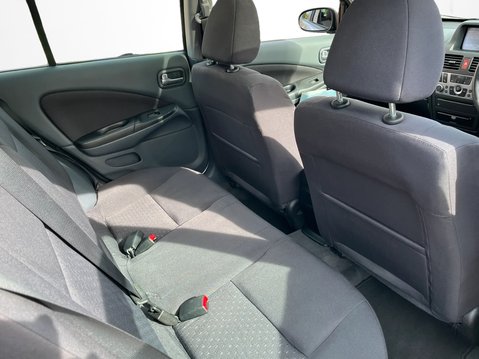 Nissan Almera 1.8 16v SXE 5dr 33