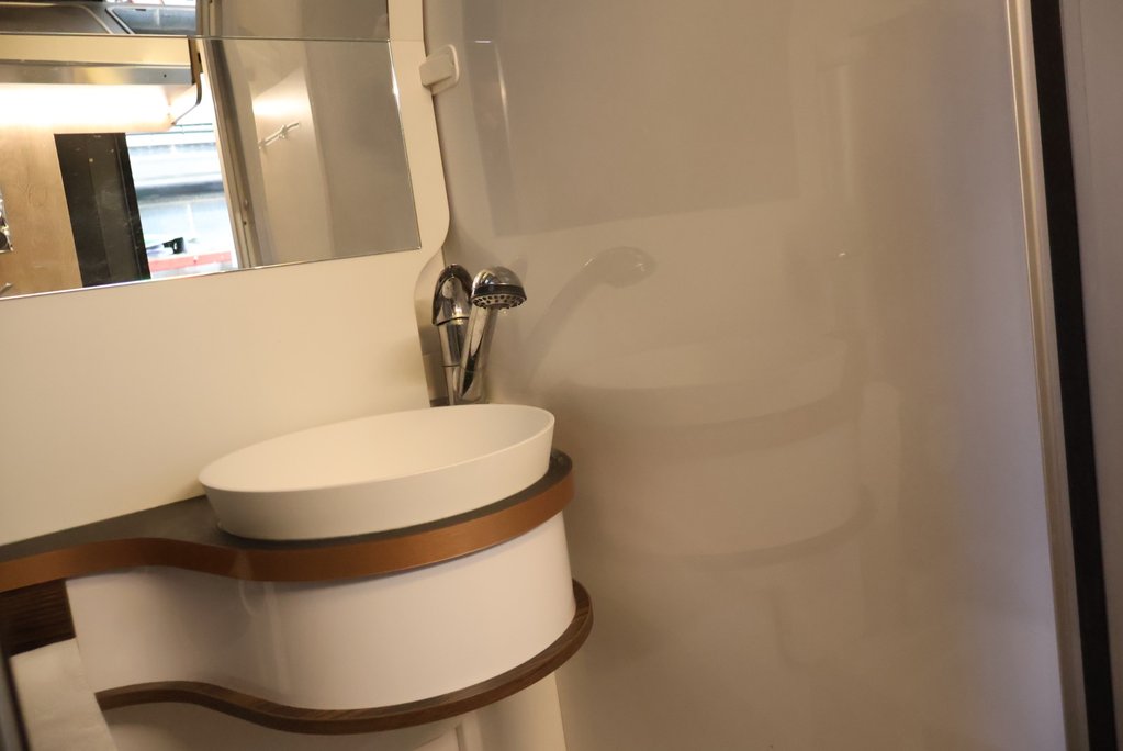 Fiat Ducato Laika 646 ECOVIP 180 BHP Auto huge factory upgrades cost new £98K    32