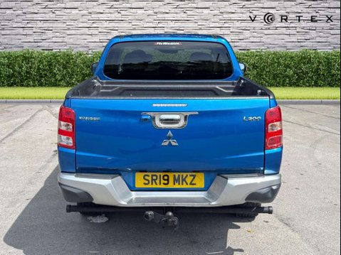 Mitsubishi L200 2.4 L200 Barbarian DI-D Auto 4WD 6