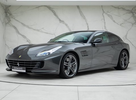 Ferrari GTC4 Lusso V12 1