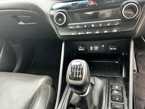 Hyundai TUCSON 1.6 GDi Premium 6