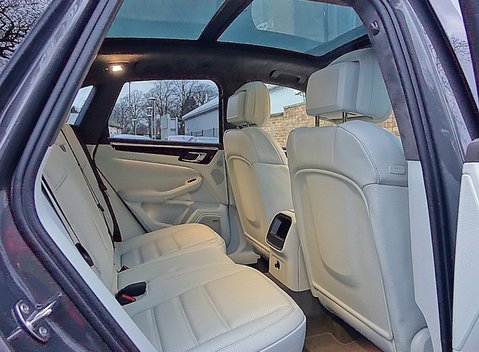 Porsche Macan Turbo 11