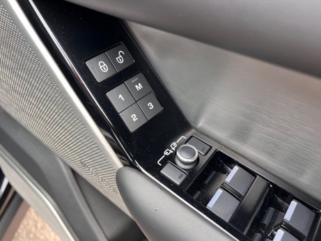 Land Rover Range Rover Velar 2.0 D240 R-Dynamic HSE Auto 4WD Euro 6 (s/s) 5dr 18