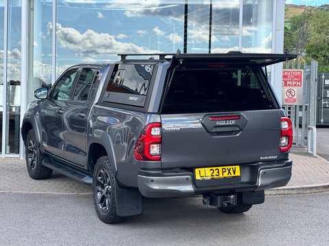 Toyota Hilux INVINCIBLE X 4WD D-4D DCB 8