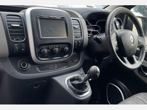 Renault Trafic 1.6 dCi 27 Sport SWB Standard Roof Euro 5 5dr 42