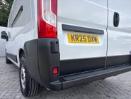 Peugeot Boxer 35 L3H2 Professional 140 ps Panel Van 22